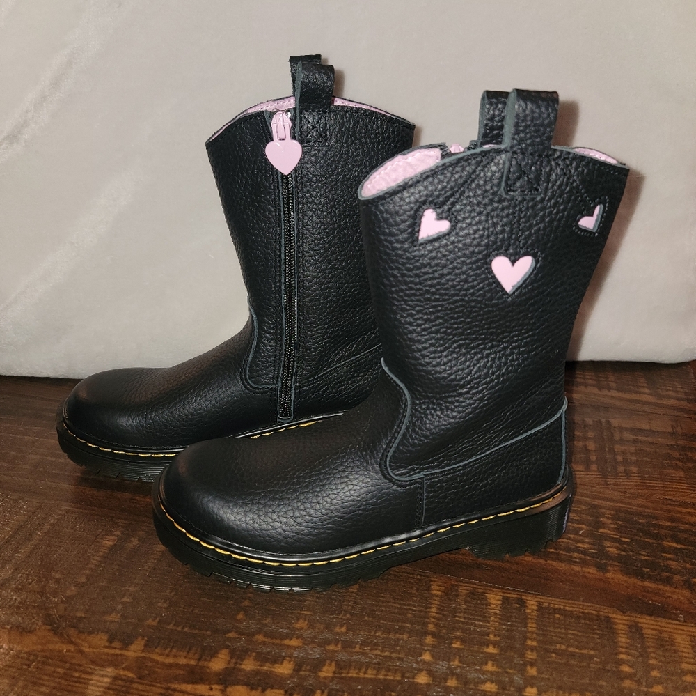 Dr. Martens Bex Heart P-O Boot J‎ Children's Collection Sz 3 Black Pink Leather